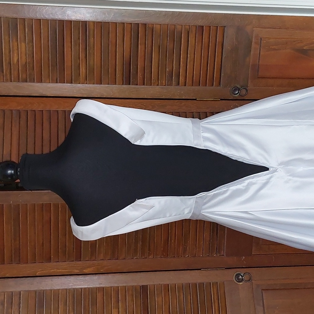 White 1950s Style Satin A-Line Tea Length Wedding Dress and Bow Veil Sz 6 - Picture 9 of 17